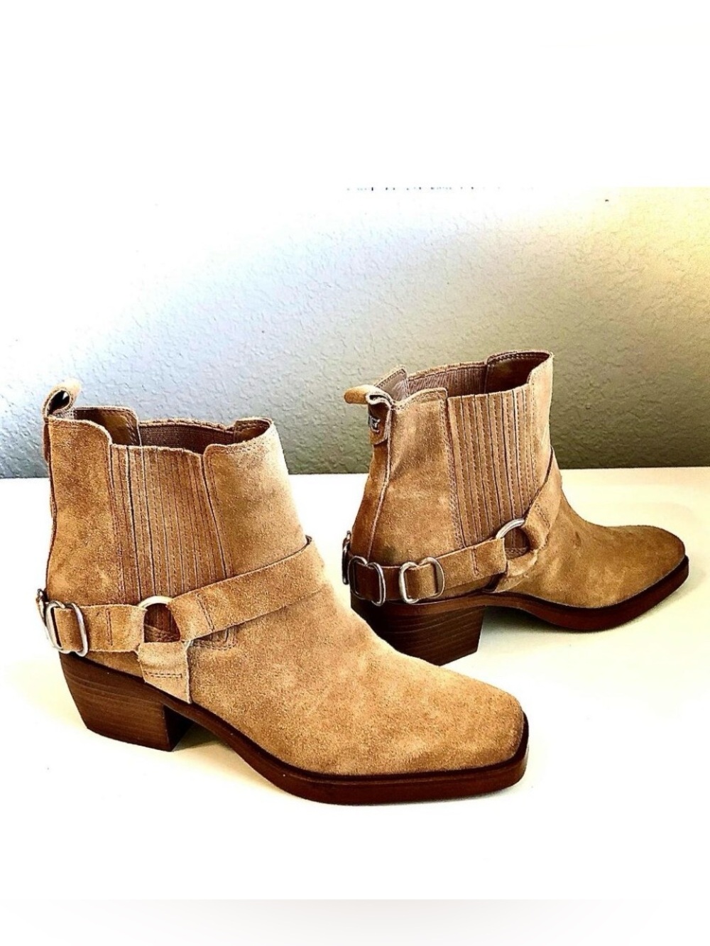 SAM EDELMAN Bellamie Biker Boots Camel Suede Silver Metal Harnesses 7 MSRP $200